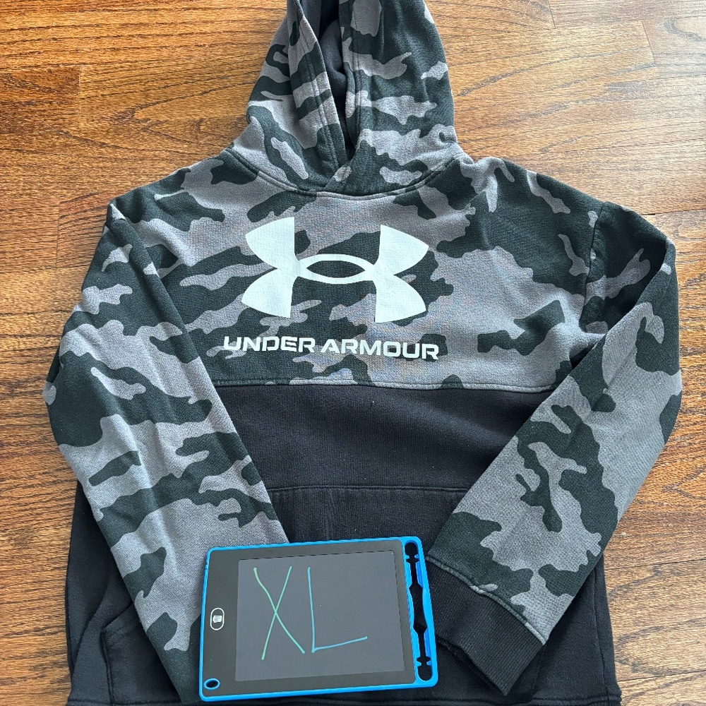 Boys Under Armour Hoodie Size XL